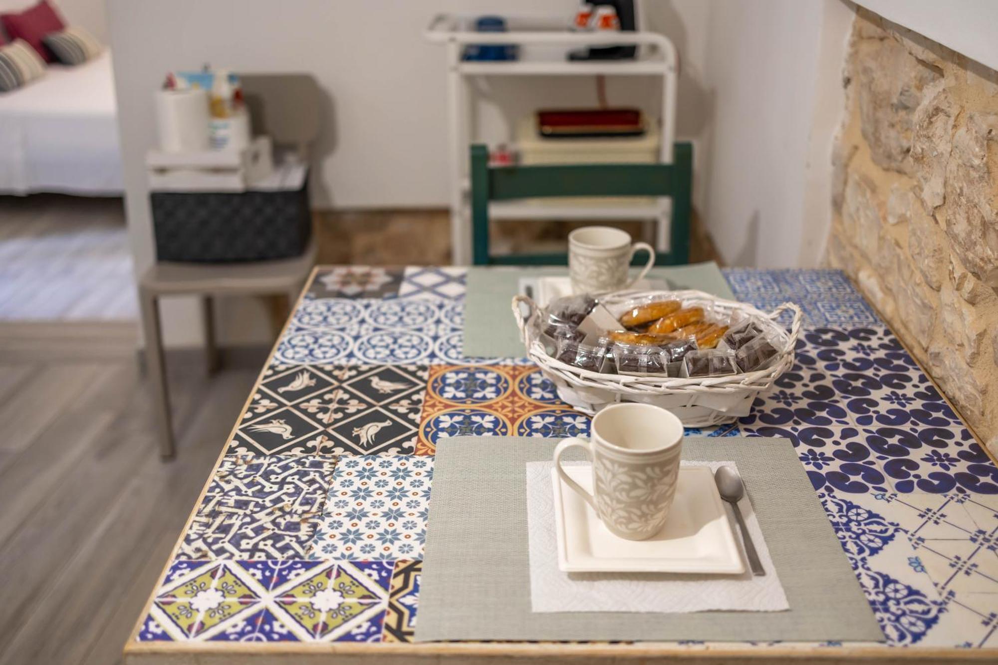 Antiche Mura Apartments"Nido Di Puglia" Monovano トゥーリ エクステリア 写真
