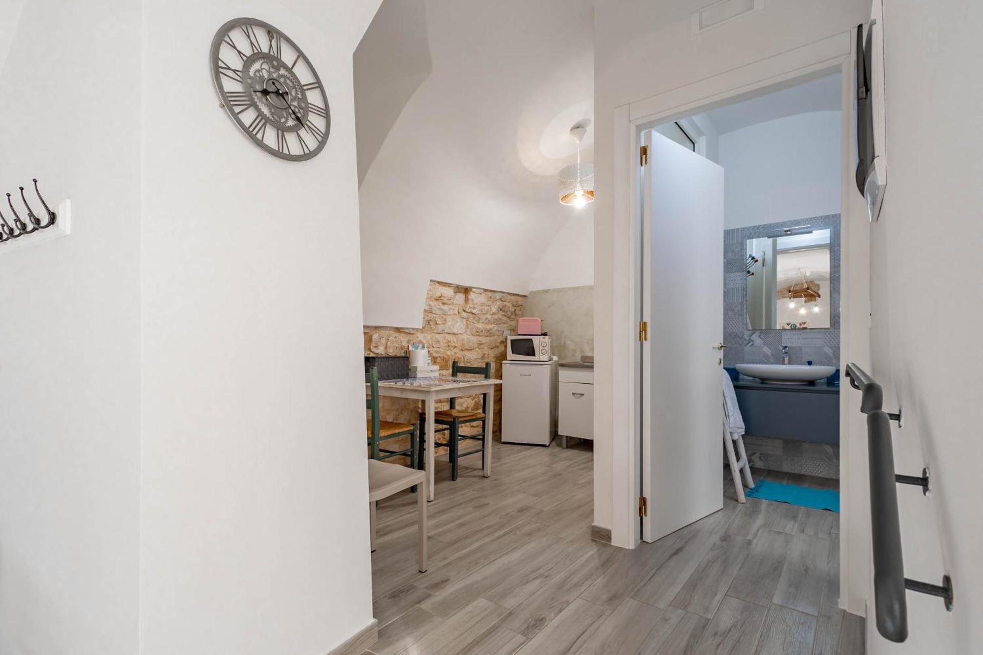 Antiche Mura Apartments"Nido Di Puglia" Monovano トゥーリ エクステリア 写真
