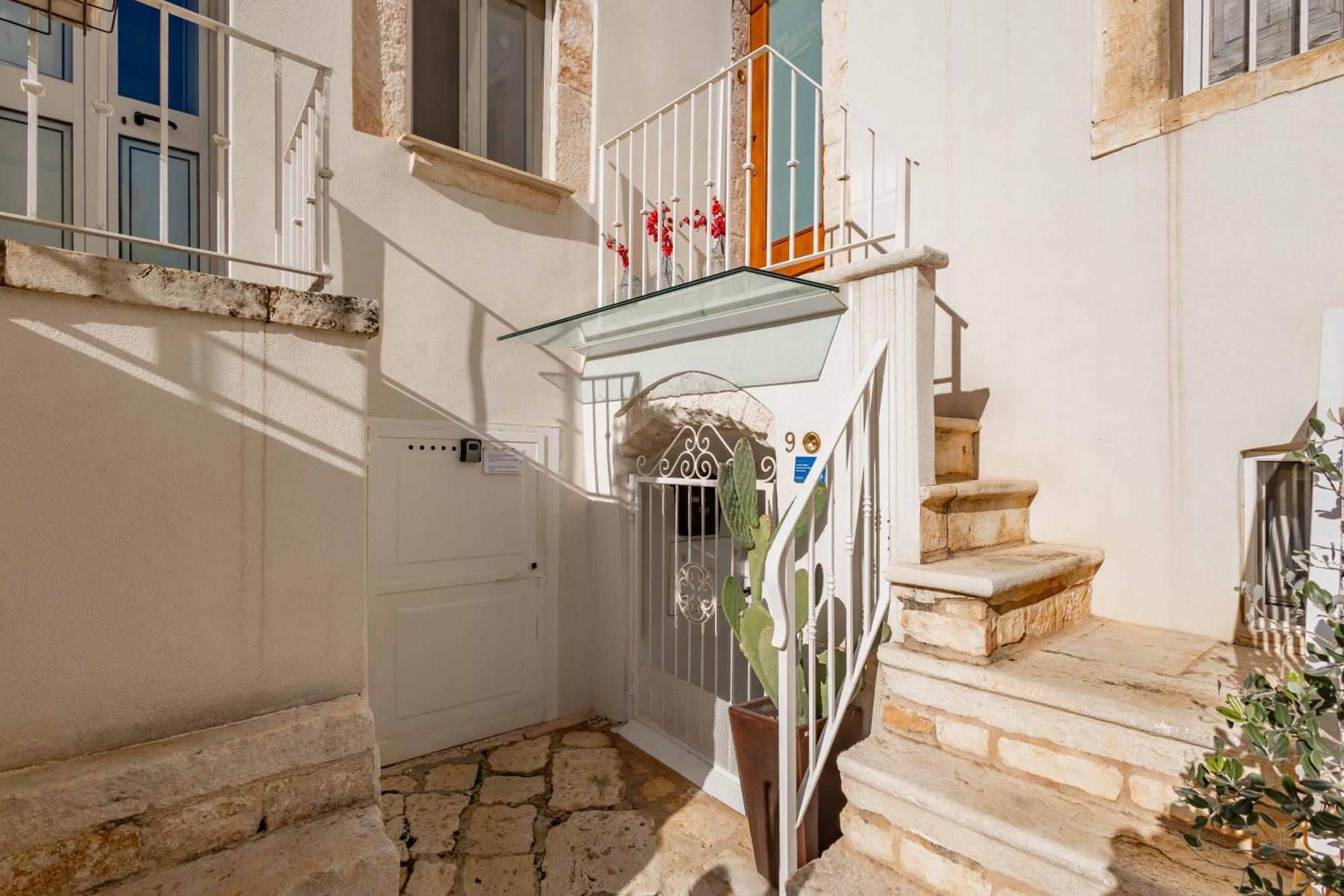 Antiche Mura Apartments"Nido Di Puglia" Monovano トゥーリ エクステリア 写真