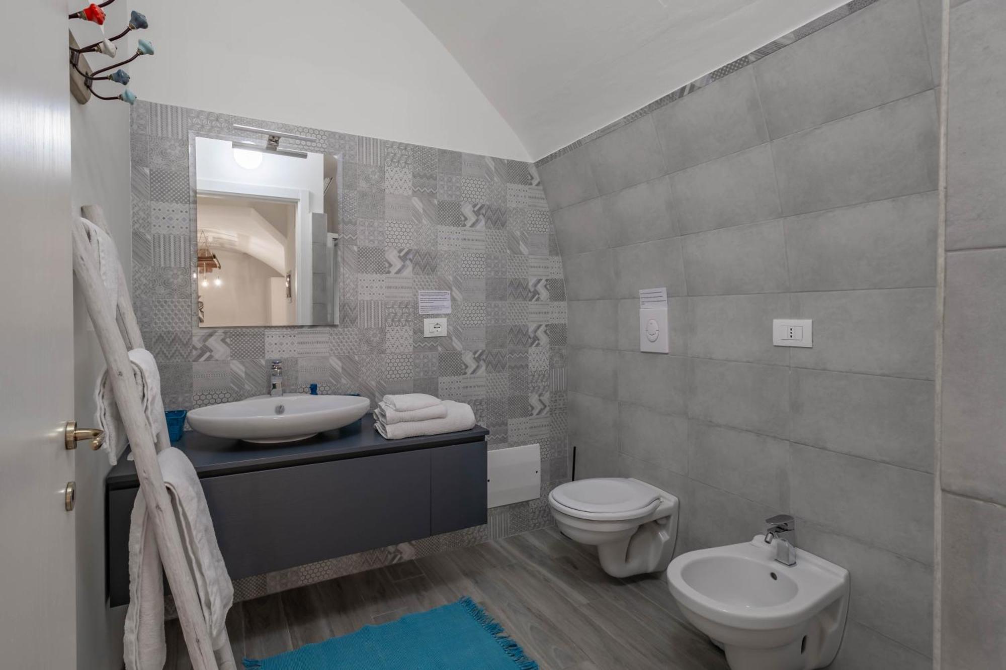 Antiche Mura Apartments"Nido Di Puglia" Monovano トゥーリ エクステリア 写真